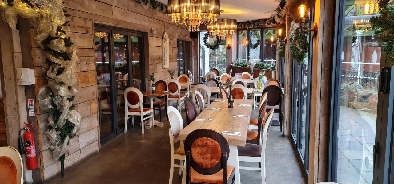 The Waterside Bar, Rooms & Restaurant Swinton  Luaran gambar