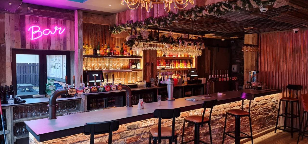 The Waterside Bar, Rooms & Restaurant Swinton  Luaran gambar