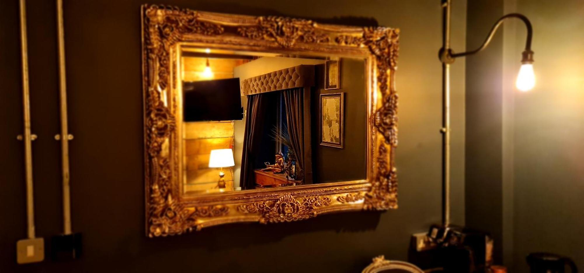 The Waterside Bar, Rooms & Restaurant Swinton  Bilik gambar